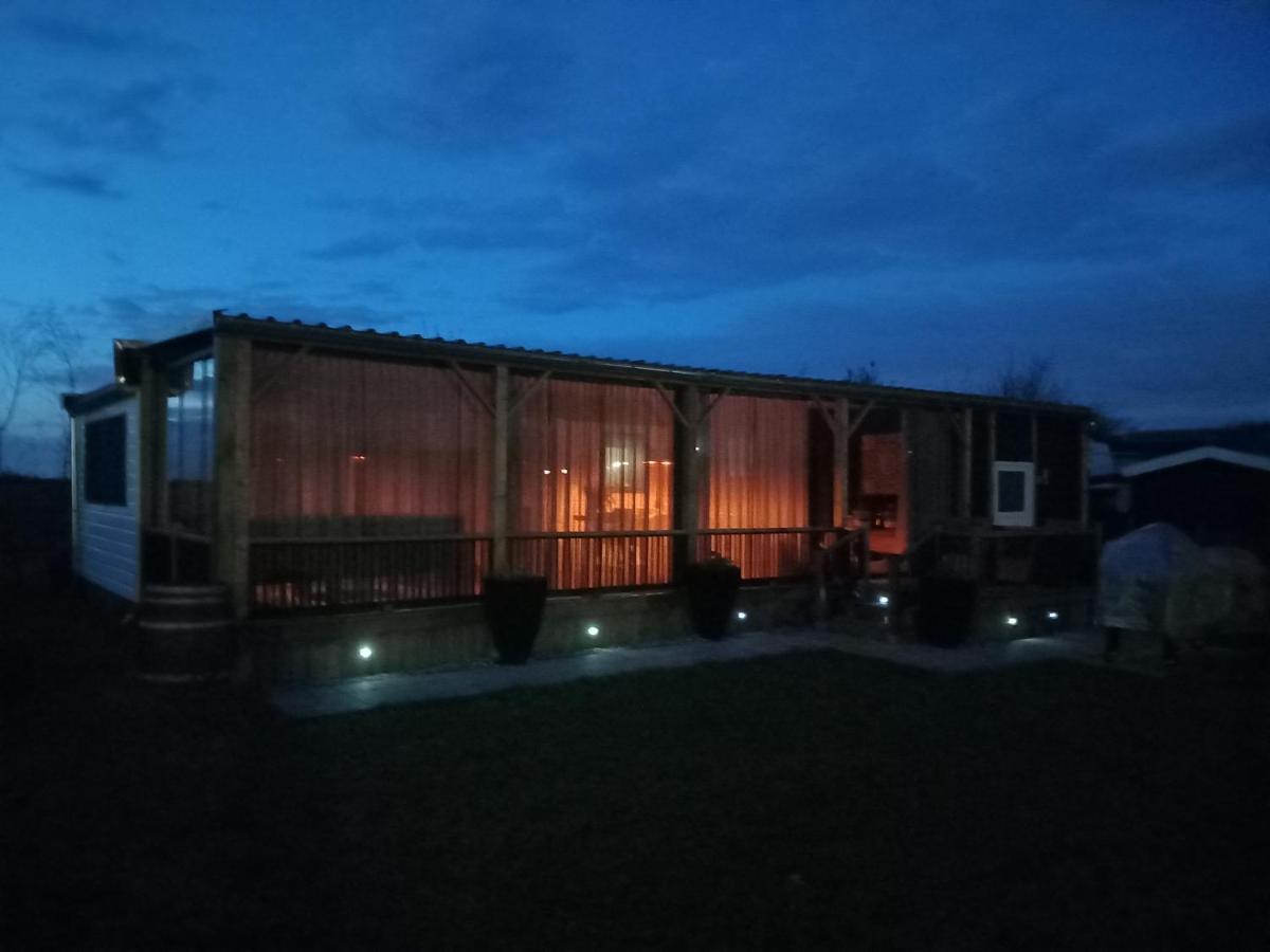 ホテル Glamping Aan De Thoolse Kust Poortvliet エクステリア 写真